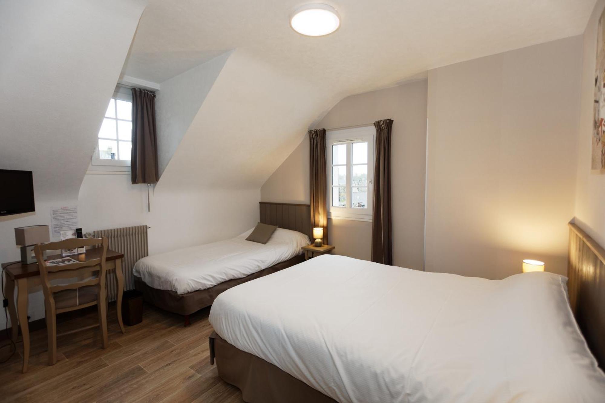 Contact Hotel - Hotel Le Lion D'Or Lamballe Værelse billede